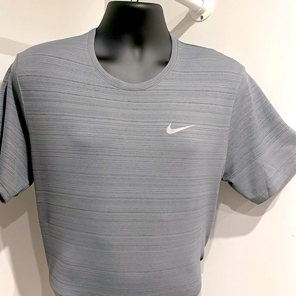 Dri-Fit - Picture 3 of 9